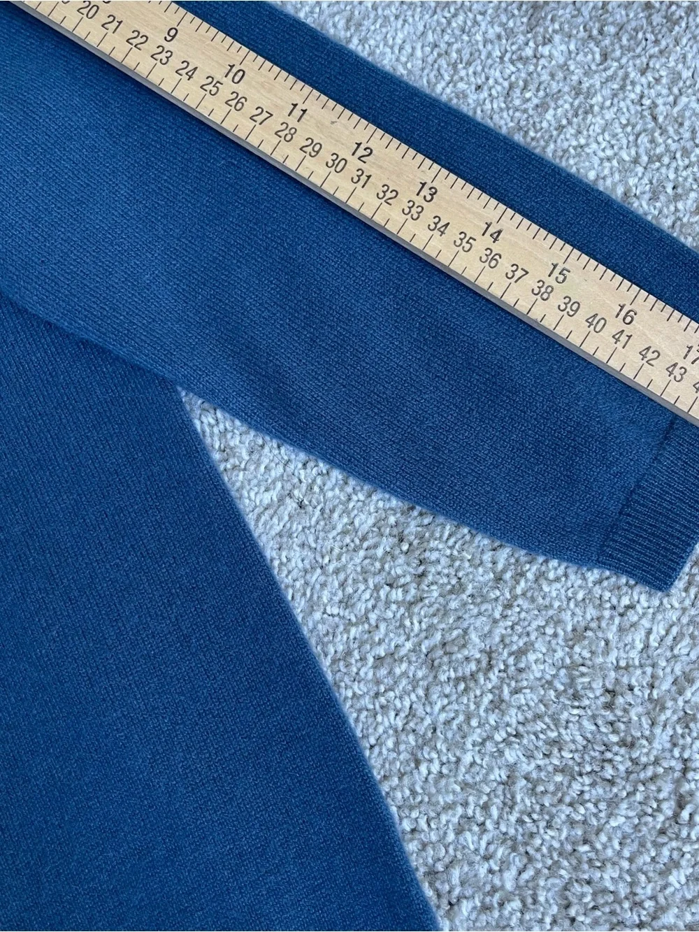 Talbots Sweater Womens 100% Cashmere Size Lp Blue Crew Neck Soft Minimal